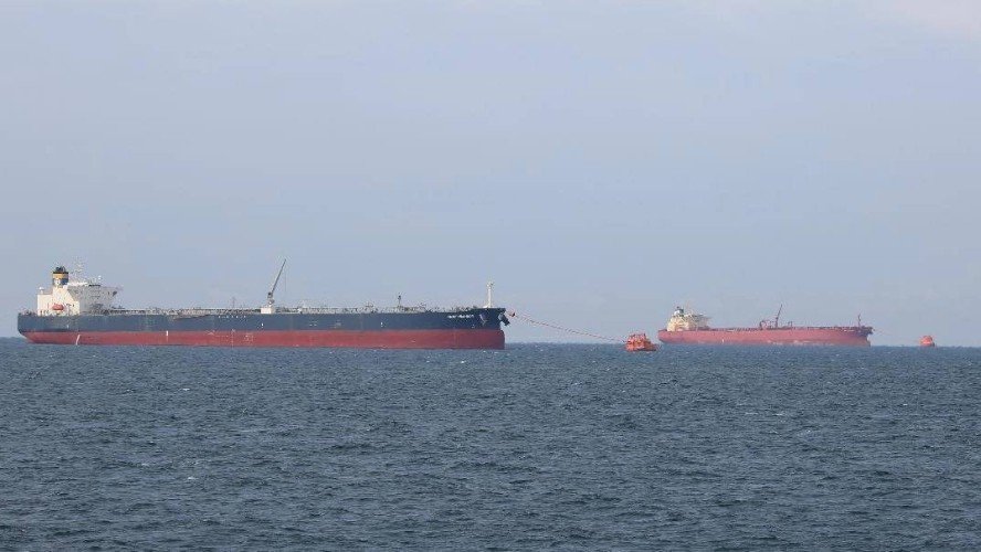 КТК снова атаковали: беспилотник ударил по танкеру во время погрузки нефти